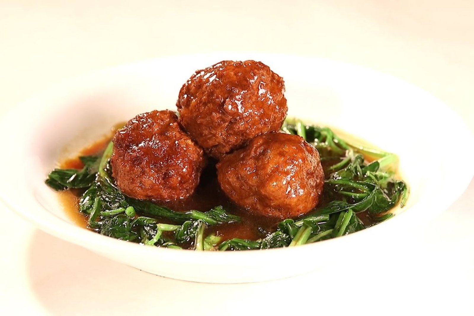 Quickly served lunch dishes at Evergreen On 38, a fast-service Chinese restaurant in Midtown Manhattan